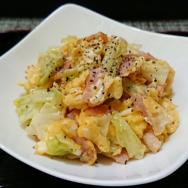 ちょっと甘めな卵とキャベツの炒めもの